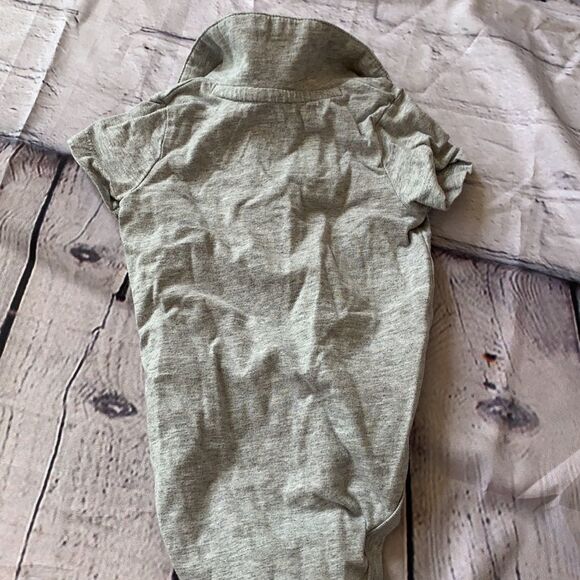 3/$25 Gray Collar Shirt - Picture 3 of 3